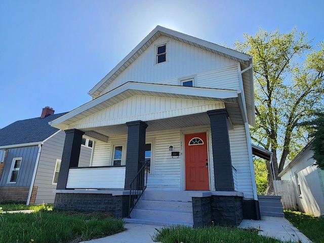 view of front facade with covered porch