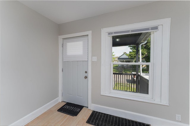 901 Campbell Ave, Columbus, OH 43223 - doorway featuring light wood-style floors and baseboards