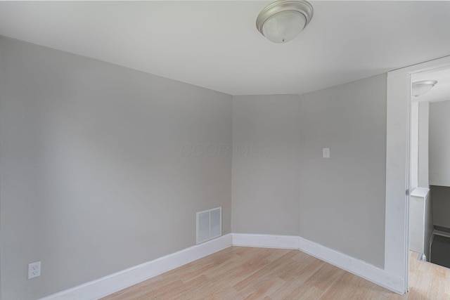 901 Campbell Ave, Columbus, OH 43223 - spare room with wood finished floors and baseboards