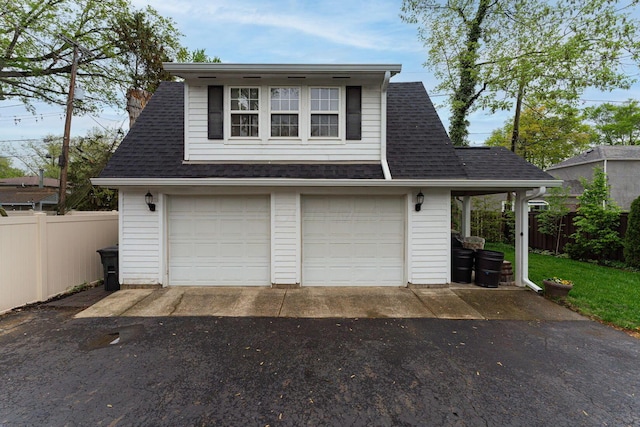 2842 Powell Ave, Columbus, OH 43209 - garage with a detached garage