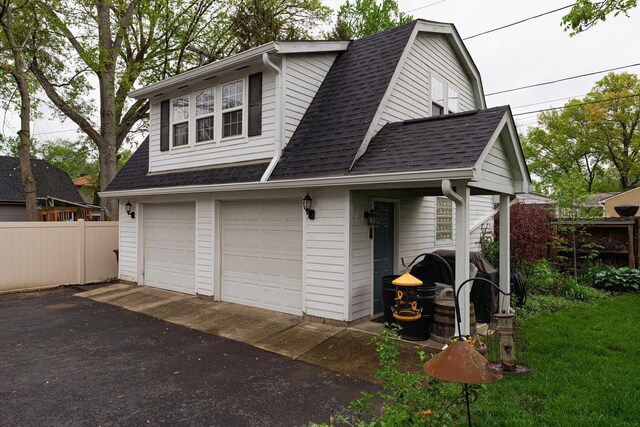 2842 Powell Ave, Columbus, OH 43209 - view of garage
