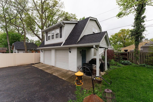 2842 Powell Ave, Columbus, OH 43209 - view of garage