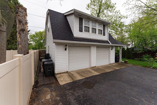 2842 Powell Ave, Columbus, OH 43209 - view of detached garage