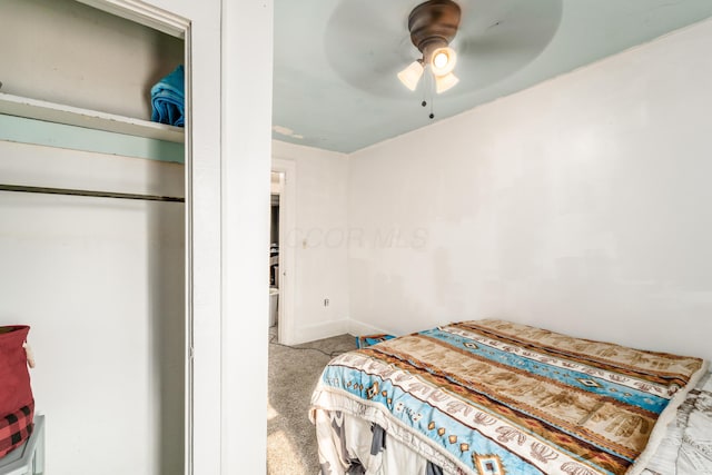 626 Evans St, Newark, OH 43055 - carpeted bedroom featuring a ceiling fan and baseboards