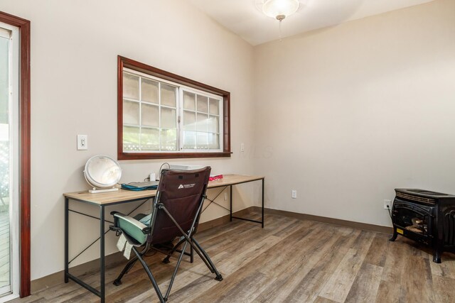 626 Evans St, Newark, OH 43055 - office area featuring wood finished floors and baseboards