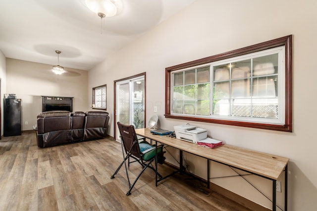 626 Evans St, Newark, OH 43055 - home office with wood finished floors and a ceiling fan