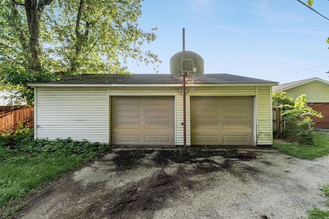 626 Evans St, Newark, OH 43055 - view of detached garage