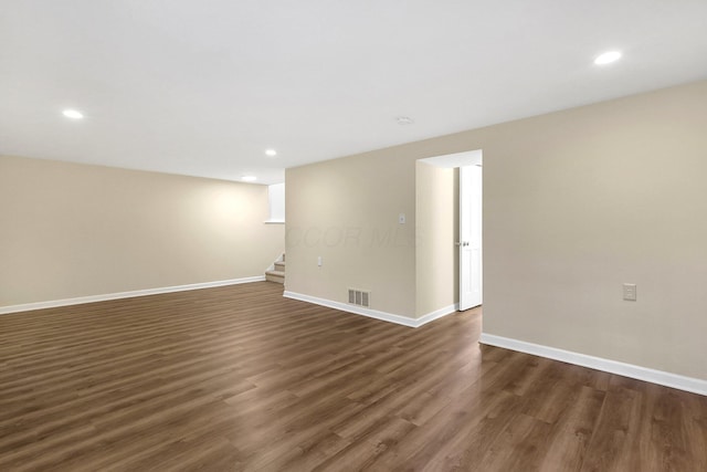 3935 Hillman Rd W, Columbus, OH 43207 - interior space featuring baseboards, visible vents, and dark wood-style floors