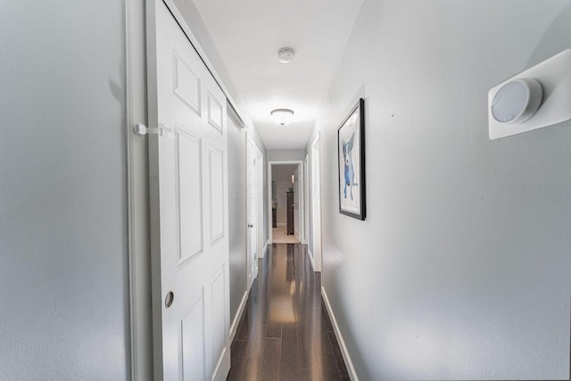 2101 Eastcleft Dr, Upper Arlington, OH 43221 - corridor with baseboards
