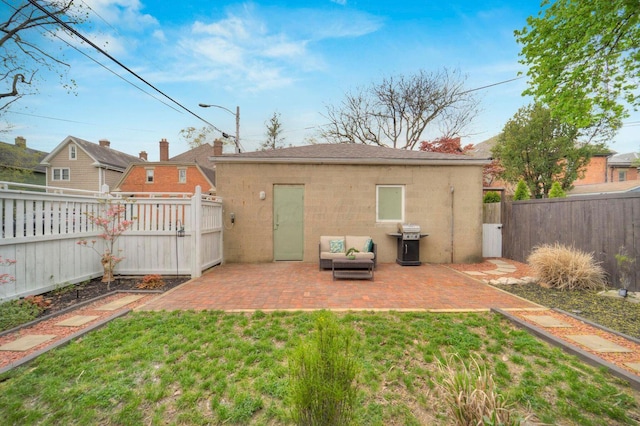 661-663 Beech St, Columbus, OH 43206 - rear view of house with a patio area
