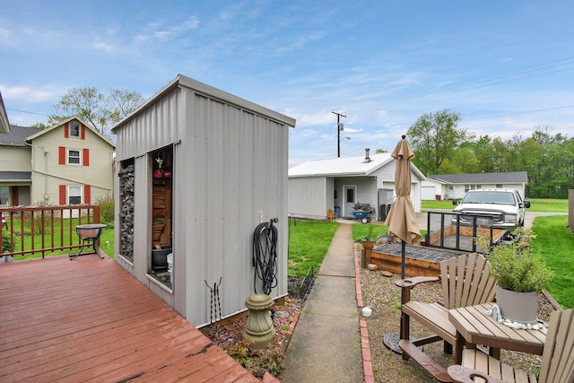 view of outdoor structure with an outbuilding