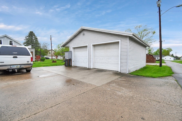 view of detached garage