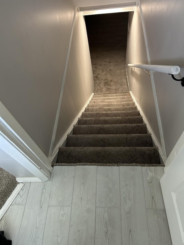 1621 Burley Dr, Columbus, OH 43207 - view of staircase