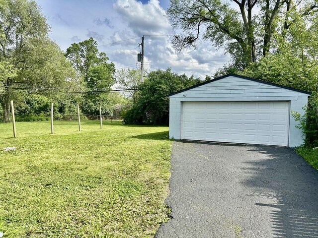 1621 Burley Dr, Columbus, OH 43207 - view of detached garage