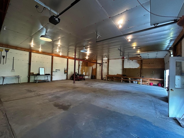 12601 Vincent Rd, Mount Vernon, OH 43050 - garage with a garage door opener