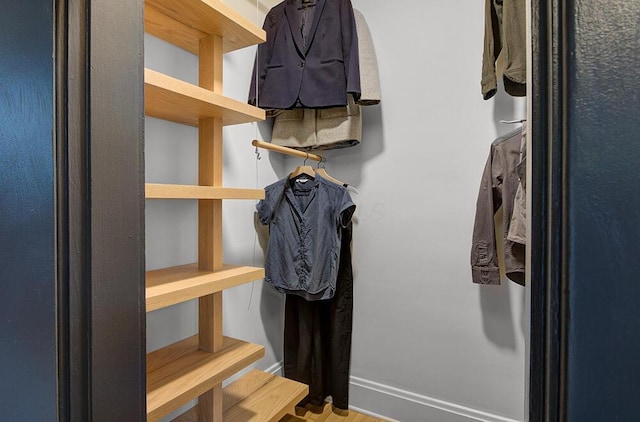 668 Enfield Rd, Columbus, OH 43209 - view of walk in closet
