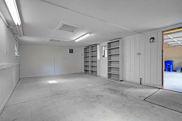 668 Enfield Rd, Columbus, OH 43209 - view of garage