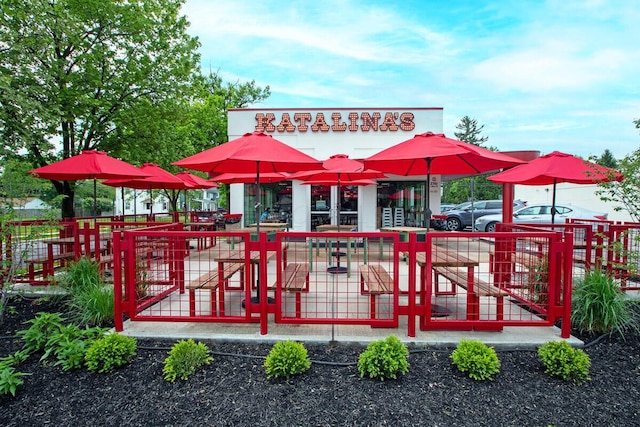 668 Enfield Rd, Columbus, OH 43209 - view of wooden terrace
