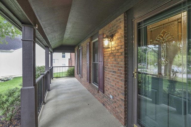 7689 Godfrey Cir, Reynoldsburg, OH 43068 - view of covered porch