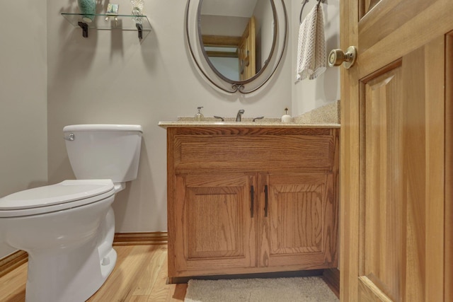 7689 Godfrey Cir, Reynoldsburg, OH 43068 - bathroom with vanity and wood finished floors