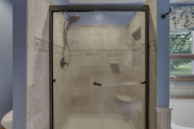 7689 Godfrey Cir, Reynoldsburg, OH 43068 - full bath with a stall shower and a bathtub