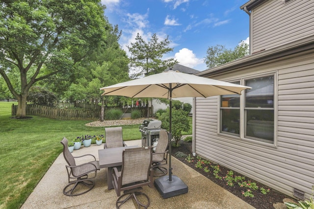 7689 Godfrey Cir, Reynoldsburg, OH 43068 - view of patio featuring outdoor dining space and grilling area