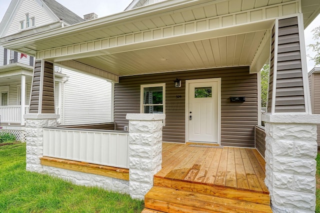 324 E Mound St, Circleville, OH 43113 - property entrance featuring a porch