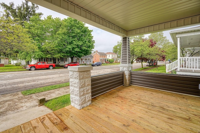 324 E Mound St, Circleville, OH 43113 - deck with a porch