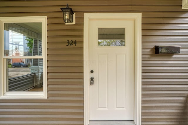 324 E Mound St, Circleville, OH 43113 - view of exterior entry