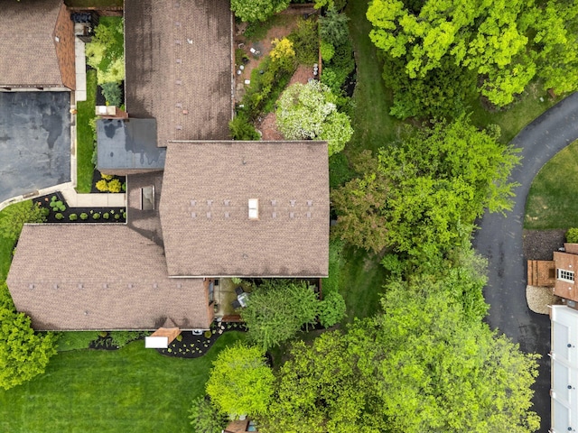 4216 Chaucer Ln, Columbus, OH 43220 - drone / aerial view