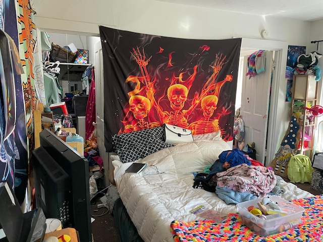bedroom featuring a closet