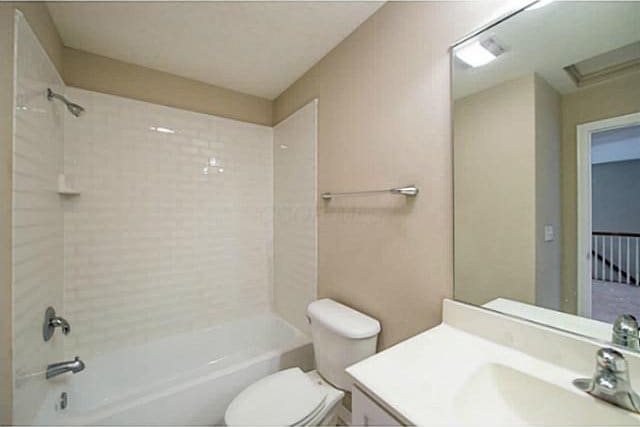 1139 Cross Creeks Rdg, Pickerington, OH 43147 - full bath with toilet, shower / tub combination, and vanity