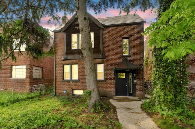 991 Lilley Ave, Columbus, OH 43206 - traditional-style home with brick siding and fence