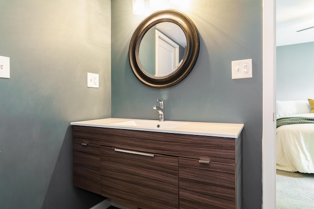24 Brighton Rd, Columbus, OH 43202 - bathroom featuring ensuite bathroom and vanity