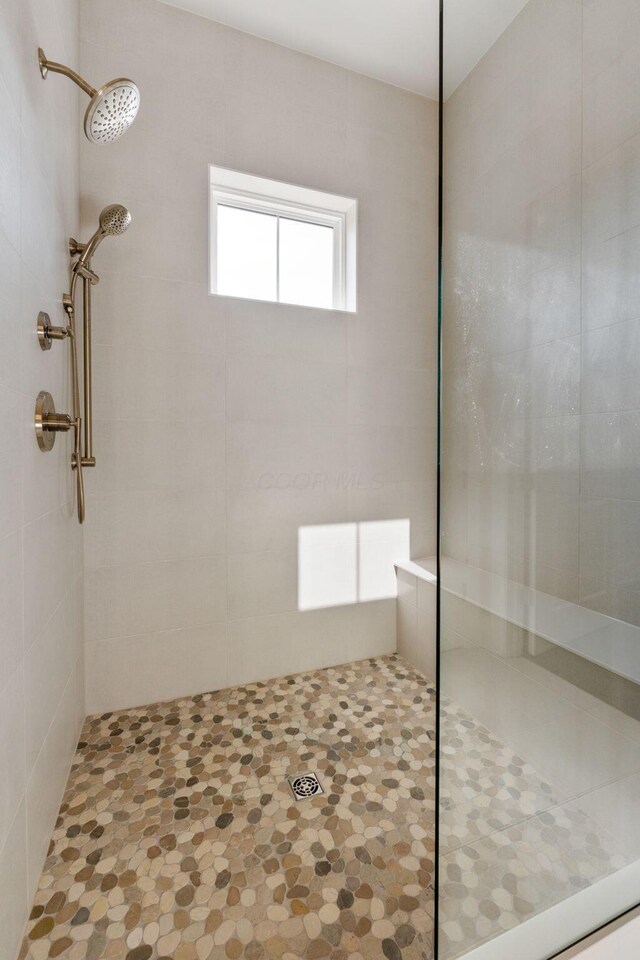 1473 Dogwood Loop, Powell, OH 43065 - bathroom with a tile shower