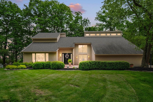 8292 Breckenridge Way, Columbus, OH 43235 - mid-century modern home with a front yard and a shingled roof