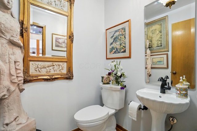 8292 Breckenridge Way, Columbus, OH 43235 - bathroom featuring toilet and a sink