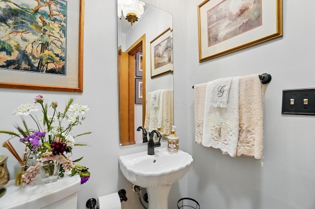 8292 Breckenridge Way, Columbus, OH 43235 - bathroom with toilet and a sink