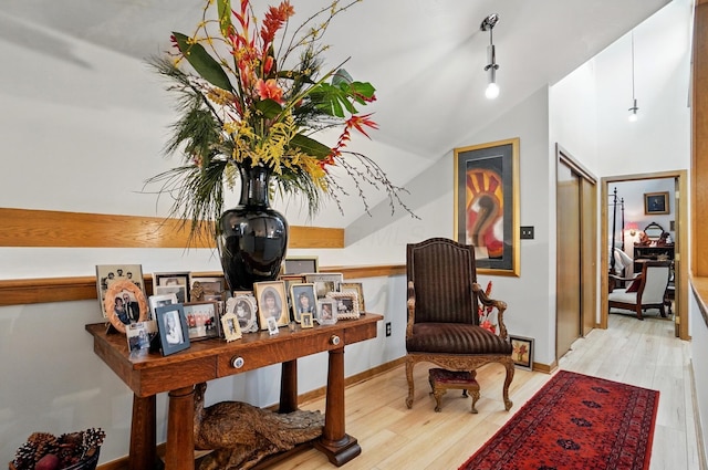 8292 Breckenridge Way, Columbus, OH 43235 - sitting room featuring light wood finished floors and vaulted ceiling
