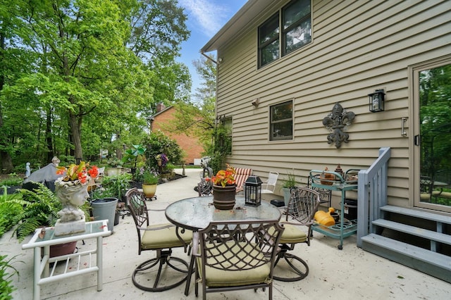 8292 Breckenridge Way, Columbus, OH 43235 - view of patio with outdoor dining area