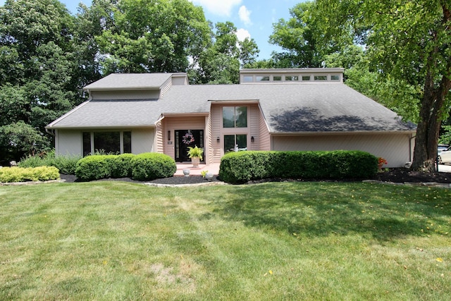 8292 Breckenridge Way, Columbus, OH 43235 - mid-century home with a front lawn and a shingled roof