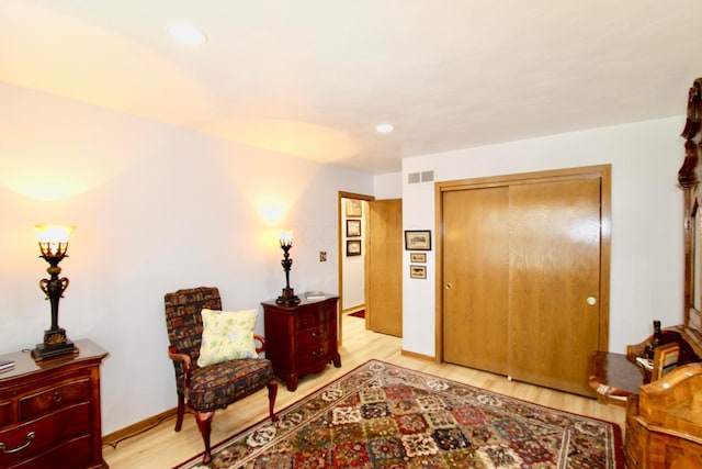 8292 Breckenridge Way, Columbus, OH 43235 - living area with light wood-style flooring and recessed lighting