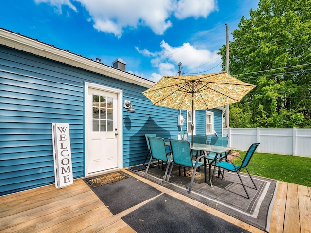 5349 Norwich St, Hilliard, OH 43026 - deck with outdoor dining area