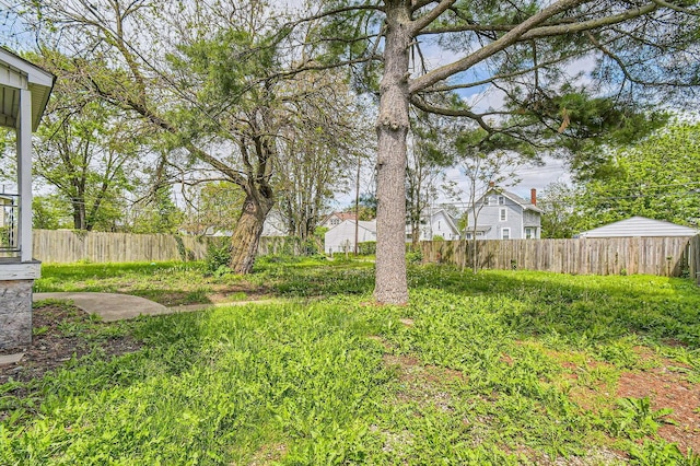 96 S Eureka Ave, Columbus, OH 43204 - view of yard with fence
