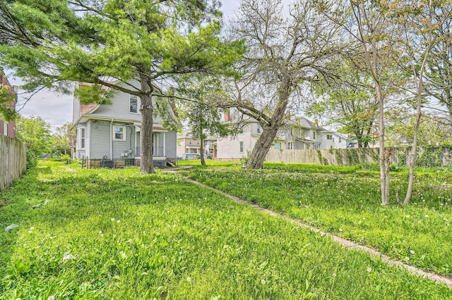 96 S Eureka Ave, Columbus, OH 43204 - view of yard with fence