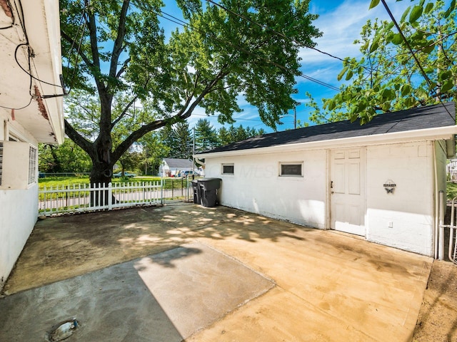 2584 E 5th Ave, Columbus, OH 43219 - view of patio / terrace