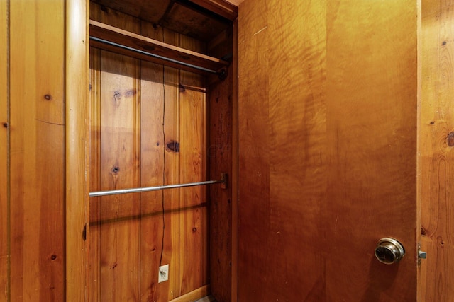 2584 E 5th Ave, Columbus, OH 43219 - view of closet