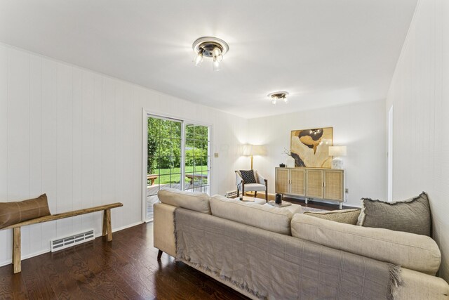 4188 Gavin Ln, Upper Arlington, OH 43220 - living area featuring wood finished floors and baseboards