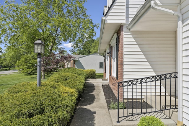 4188 Gavin Ln, Upper Arlington, OH 43220 - view of side of home featuring brick siding