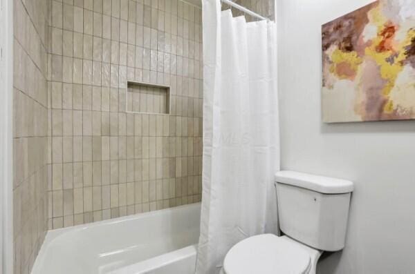 4502 Aragon Ave, Columbus, OH 43227 - full bathroom with toilet and shower / tub combo